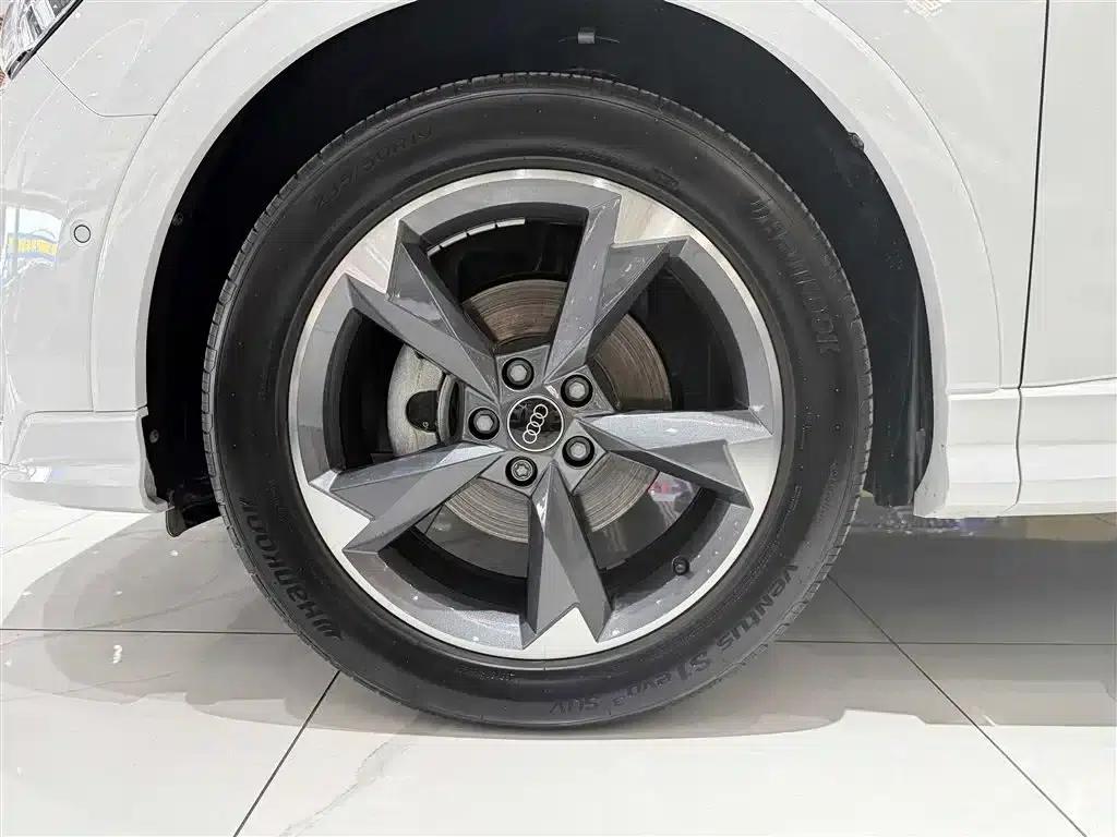 Audi Q3 2024 35 TFSI Fashion Dynamic Edition — миниатюра 9