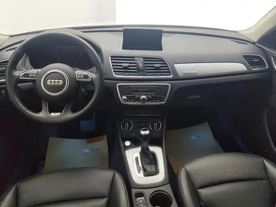 Audi Q3 2018 30th Anniversary Edition 35 TFSI Fashion Model — миниатюра 12
