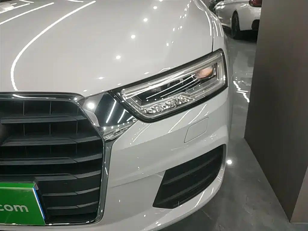 Audi Q3 2018 30th Anniversary Edition 30 TFSI Fashion Model — миниатюра 24