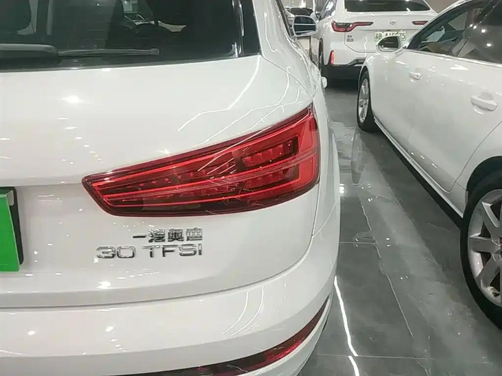 Audi Q3 2018 30th Anniversary Edition 30 TFSI Fashion Model — миниатюра 8