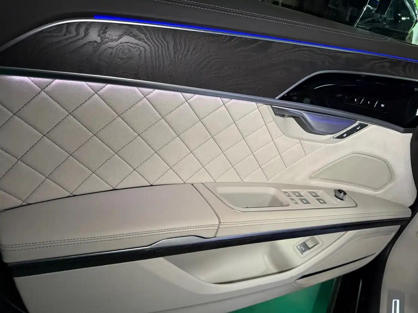 2022 Audi A8 A8L Horch Founder's Edition Legend — миниатюра 6
