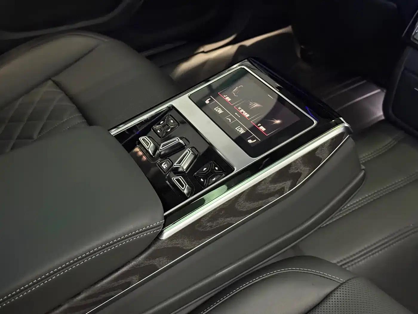 2023 Audi A8 A8L 50 TFSI quattro Premium Edition — миниатюра 11