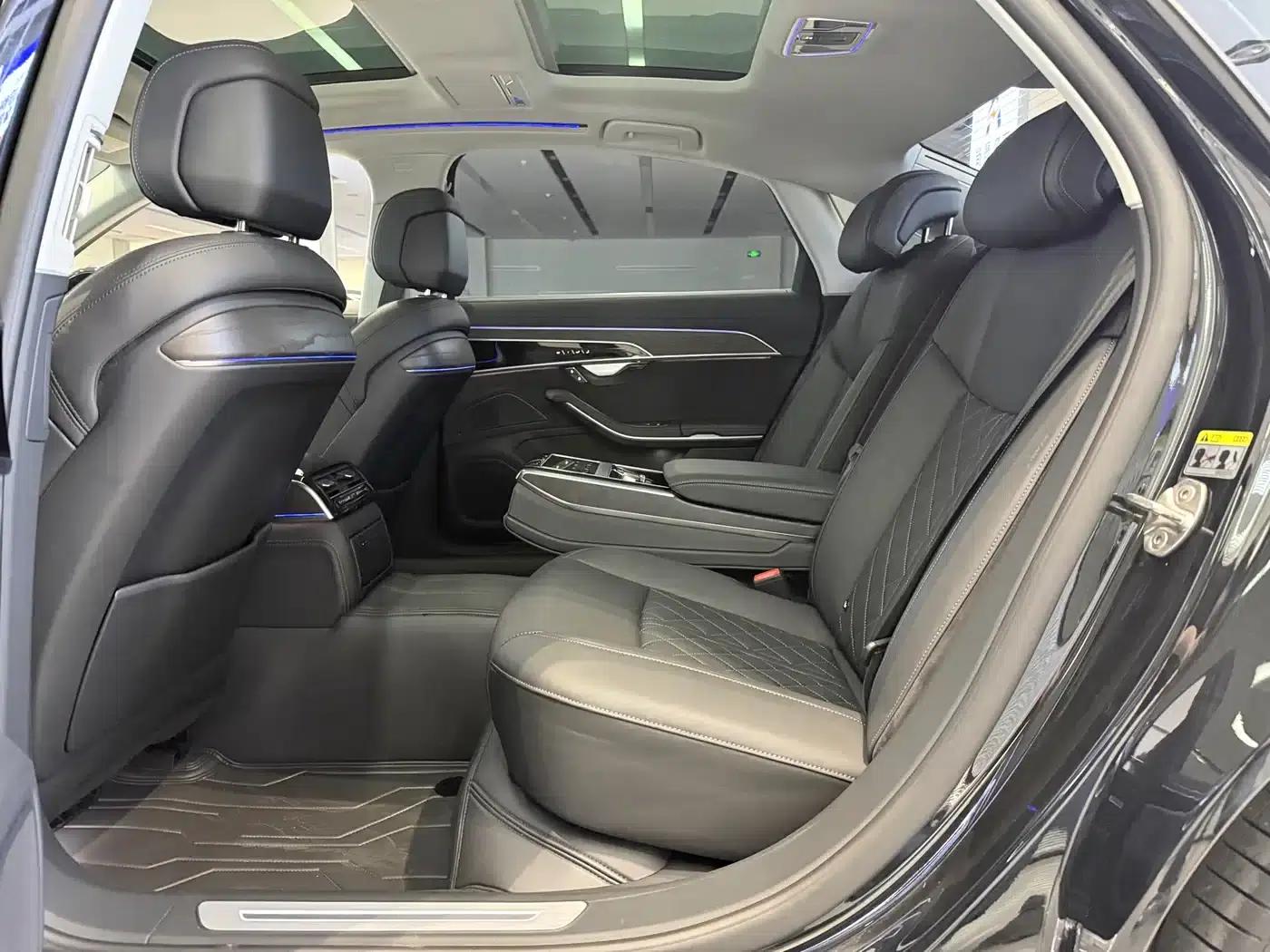 2023 Audi A8 A8L 50 TFSI quattro Premium Edition — миниатюра 12