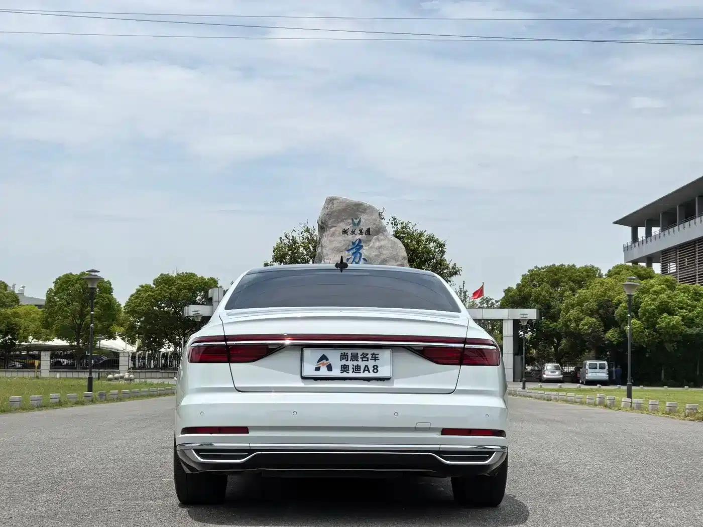 Audi A8 2019 Facelift Plus A8L 55 TFSI quattro Luxury — миниатюра 15