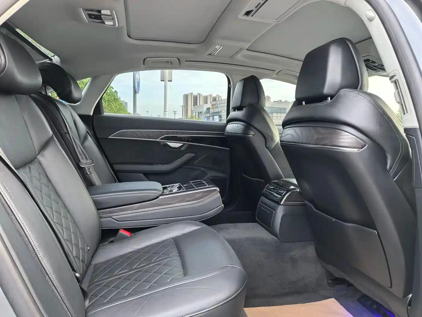 2021 Audi A8 A8L 50 TFSI quattro Comfort — миниатюра 11