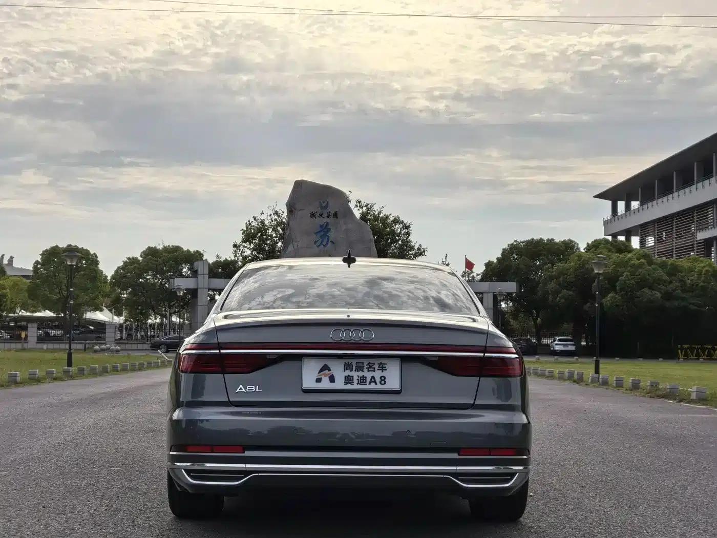 2021 Audi A8 A8L 50 TFSI quattro Comfort — миниатюра 16