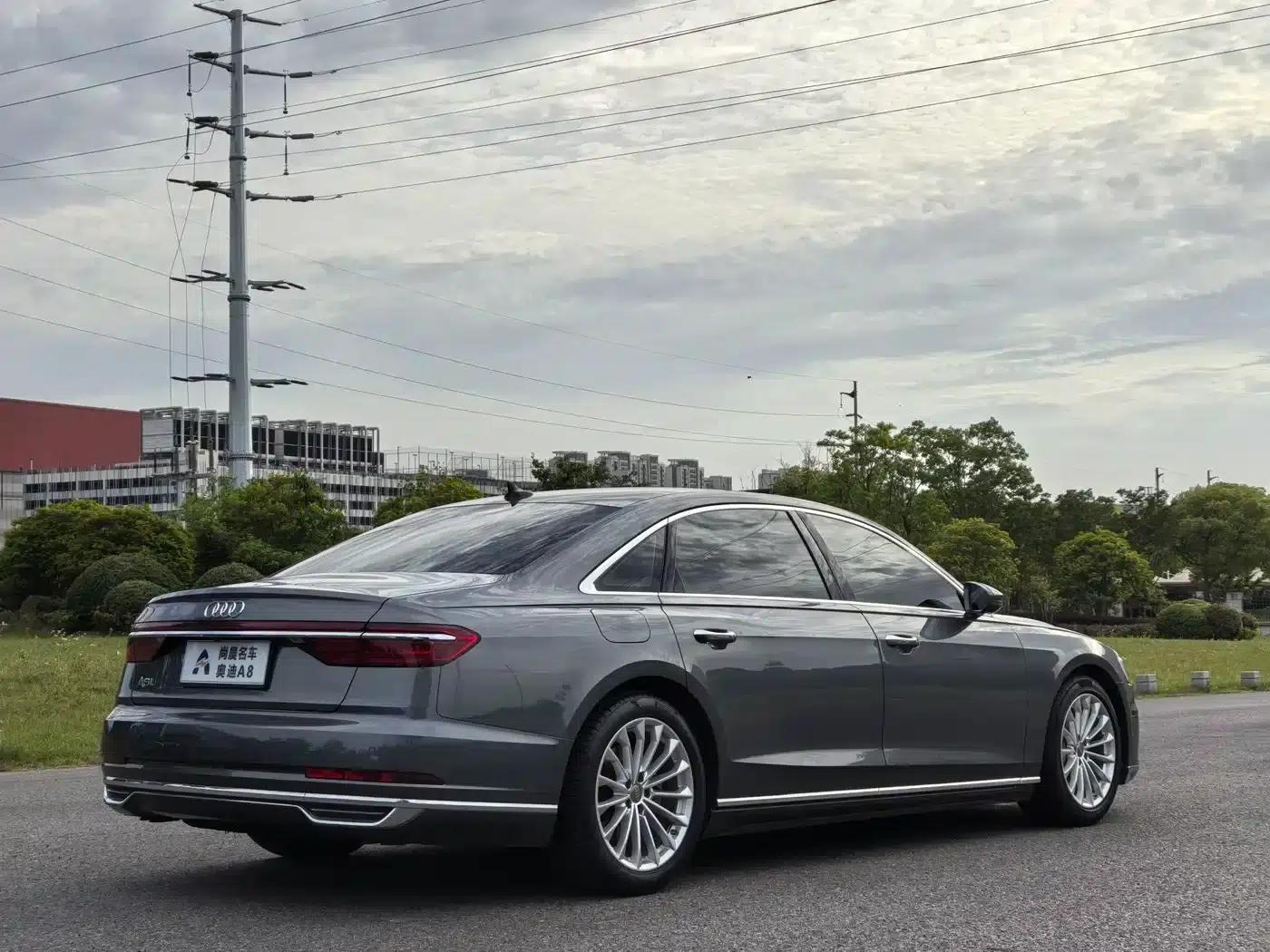 2021 Audi A8 A8L 50 TFSI quattro Comfort — миниатюра 17