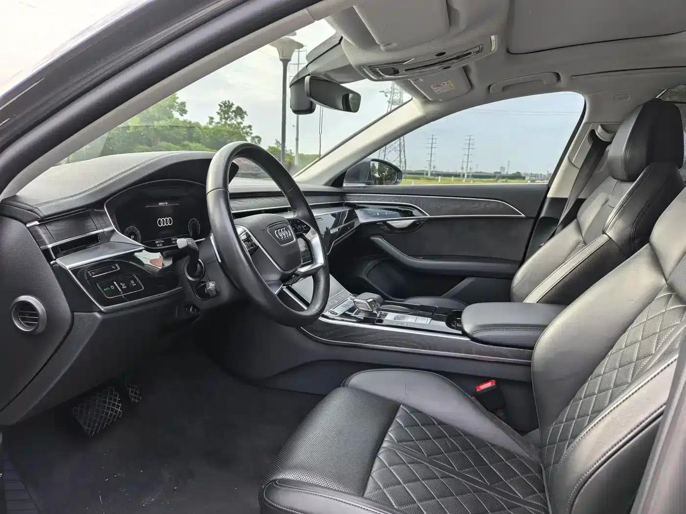 2021 Audi A8 A8L 50 TFSI quattro Comfort — миниатюра 5
