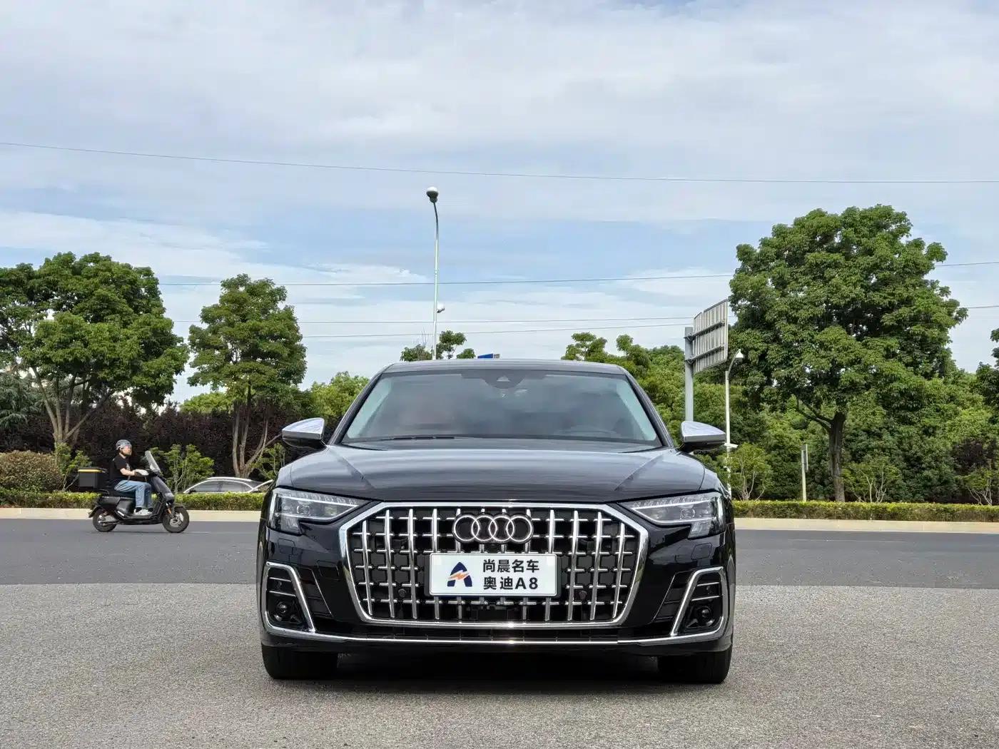 2025 Audi A8 A8L Horch Founder's Edition 55TFSI — миниатюра 2