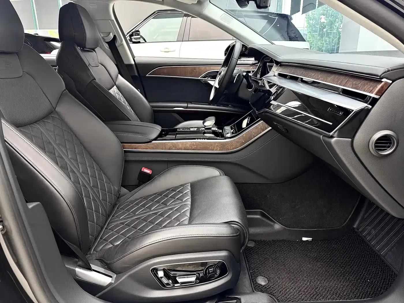 2023 Audi A8 A8L 50 TFSI quattro Premium — миниатюра 12