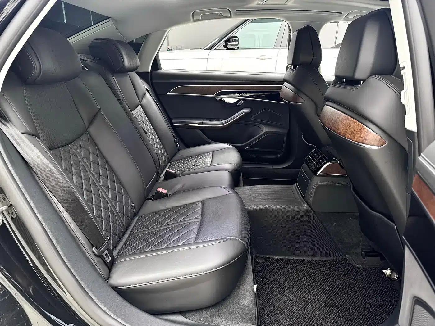 2023 Audi A8 A8L 50 TFSI quattro Premium — миниатюра 13