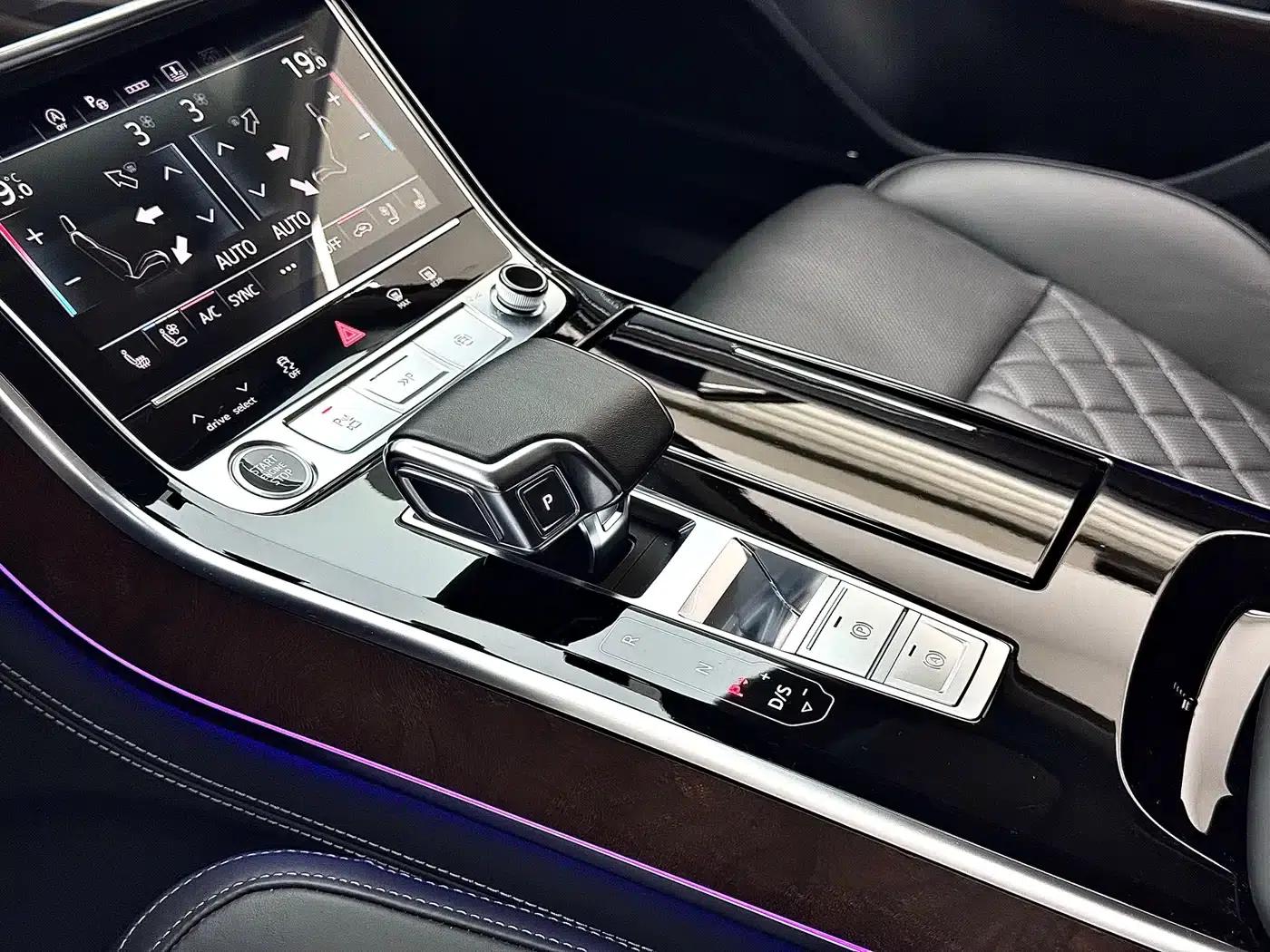 2023 Audi A8 A8L 50 TFSI quattro Premium — миниатюра 17
