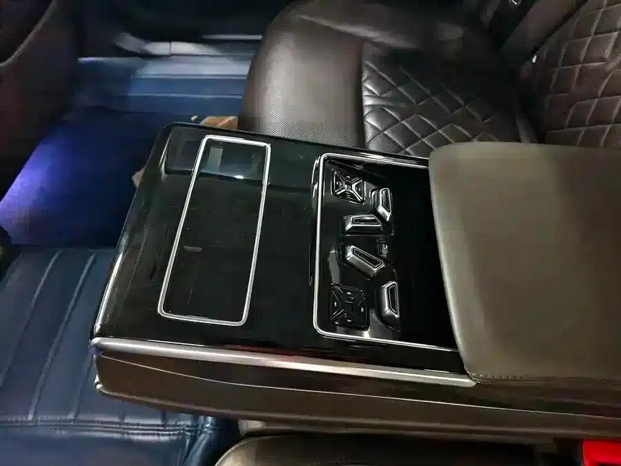2021 Audi A8 A8L 50 TFSI quattro Comfort — миниатюра 7