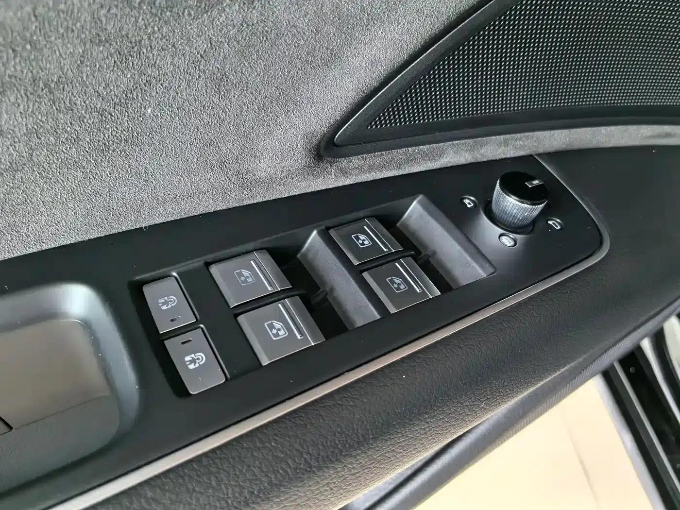 2021 Audi A8 A8L 50 TFSI quattro Comfort — миниатюра 14