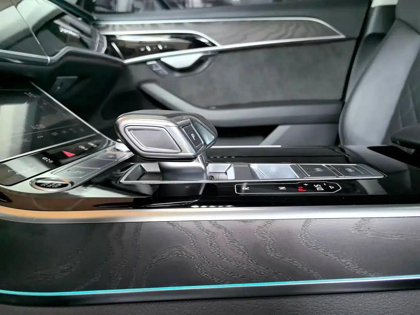 2021 Audi A8 A8L 50 TFSI quattro Comfort — миниатюра 19