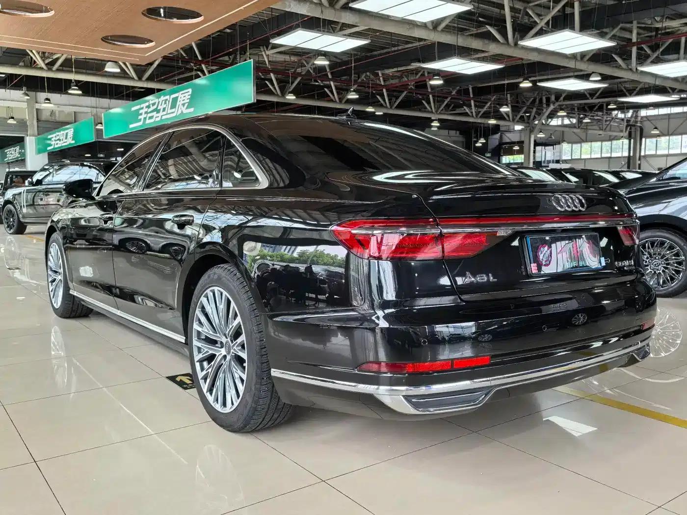 2021 Audi A8 A8L 50 TFSI quattro Comfort — миниатюра 7