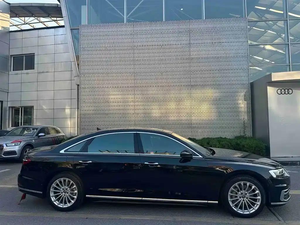 Audi A8 2018 A8L 55 TFSI quattro Premium Edition — миниатюра 4