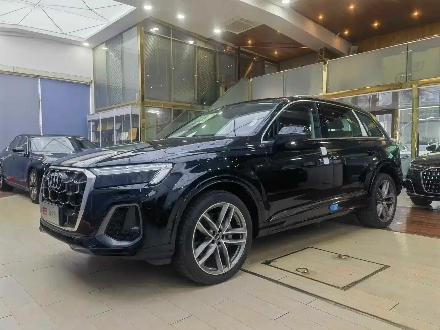 Audi Q7 2024 45 TFSI quattro S line Sport — миниатюра 1