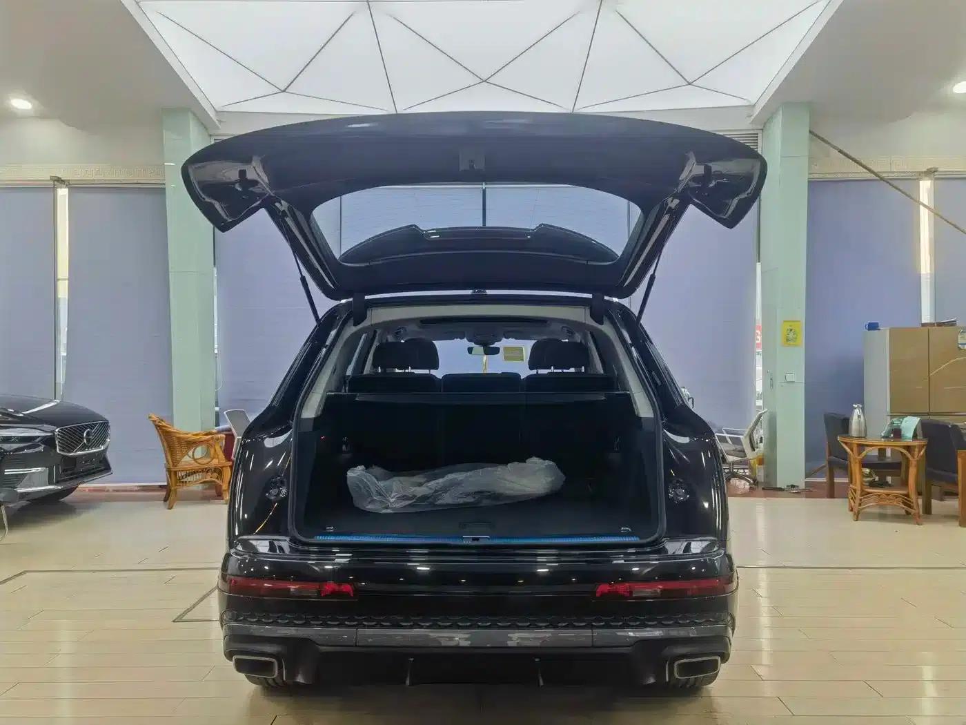 Audi Q7 2024 45 TFSI quattro S line Sport — миниатюра 14