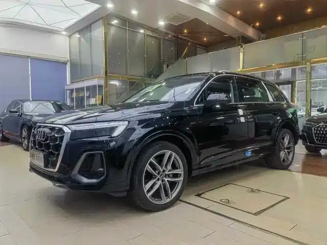 Audi Q7 2024 45 TFSI quattro S line Sport