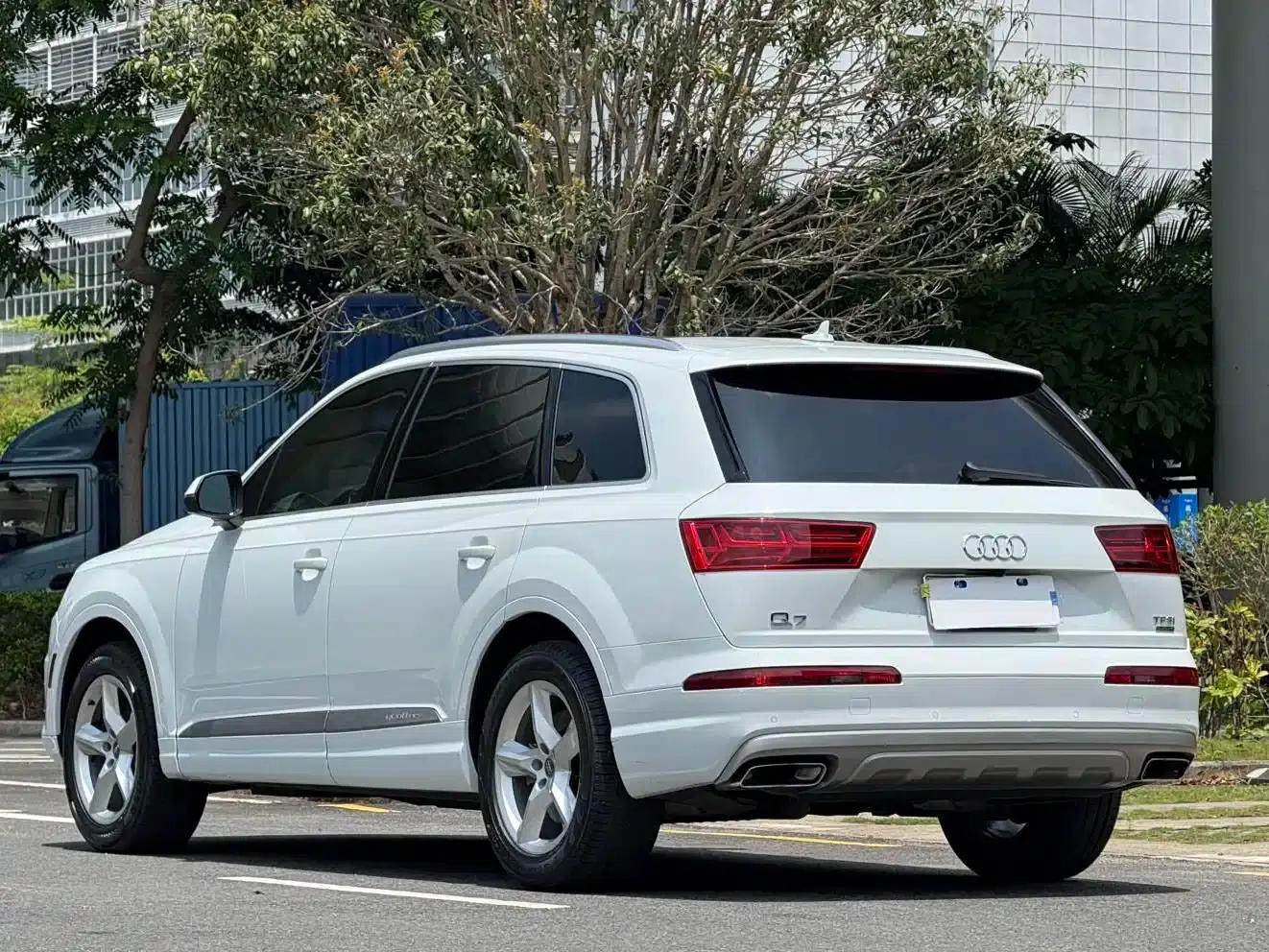 Audi Q7 2017 3.0T Parallel Import — миниатюра 5