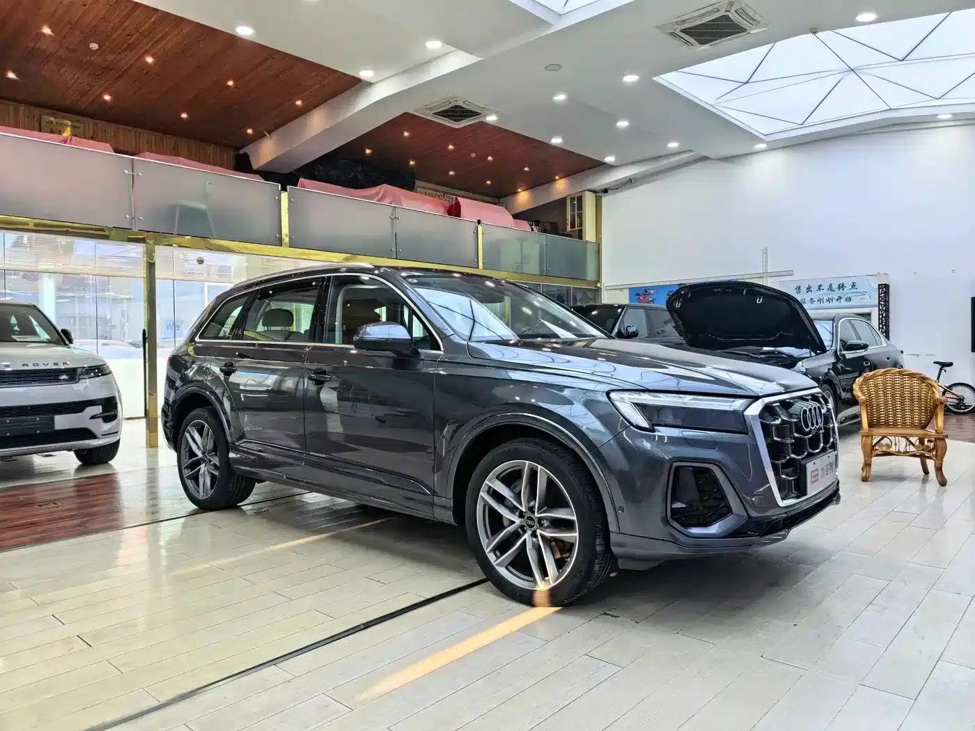Audi Q7 2024 45 TFSI quattro S line Sport — миниатюра 3