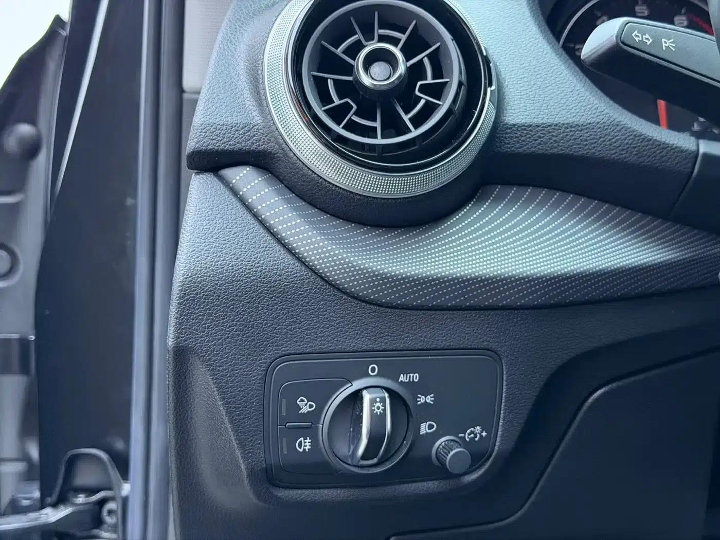 Audi Q2L 2022 35 TFSI Progressive Dynamic Edition — миниатюра 6