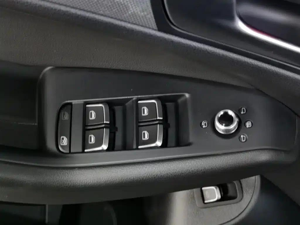 Audi Q5 2015 40 TFSI Technology Edition — миниатюра 9