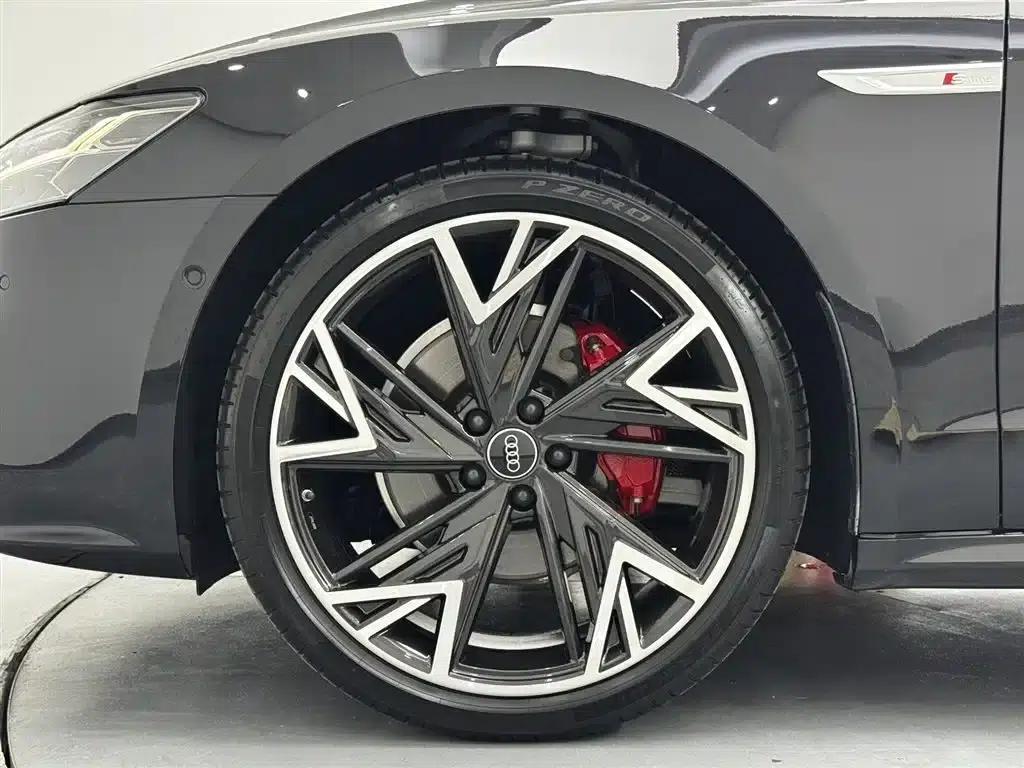 2024 Audi A7L 45 TFSI quattro Black Edition — миниатюра 11