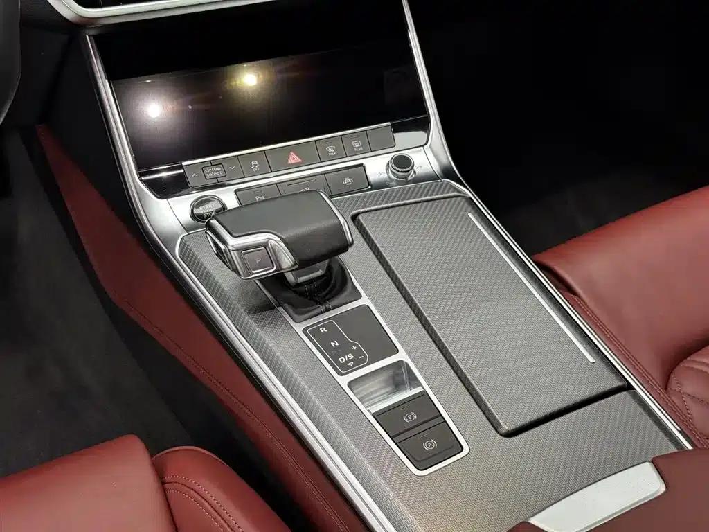 2024 Audi A7L 45 TFSI quattro Black Edition — миниатюра 32