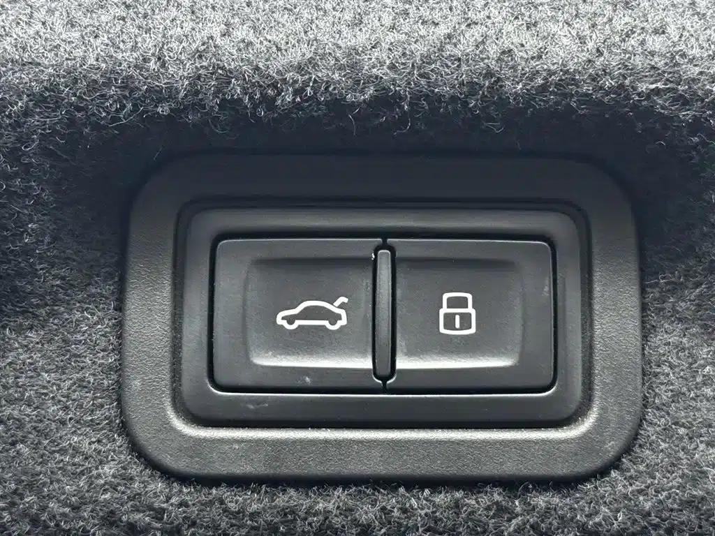 2024 Audi A7L 45 TFSI quattro Black Edition — миниатюра 33