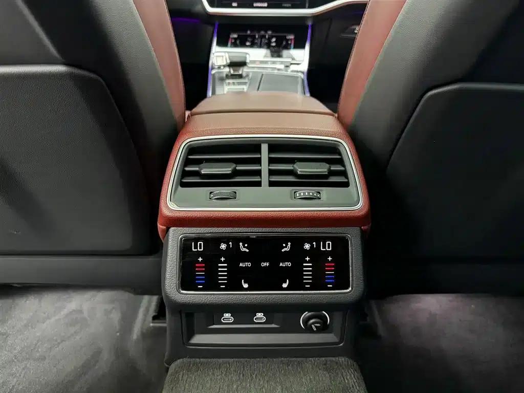 2024 Audi A7L 45 TFSI quattro Black Edition — миниатюра 35