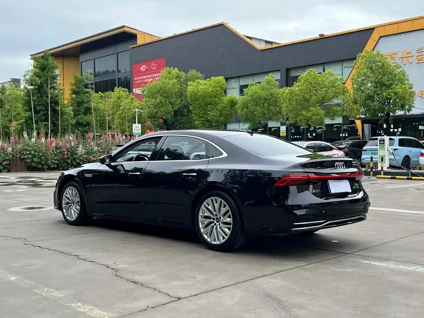 Audi A7L 2024 45TFSI S-line Dream Edition Crystal Package — миниатюра 2