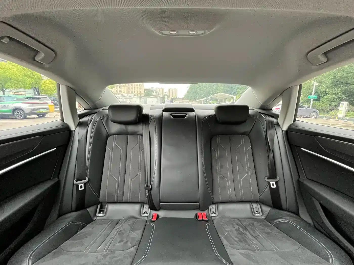 Audi A7L 2024 45TFSI S-line Dream Edition Crystal Package — миниатюра 16