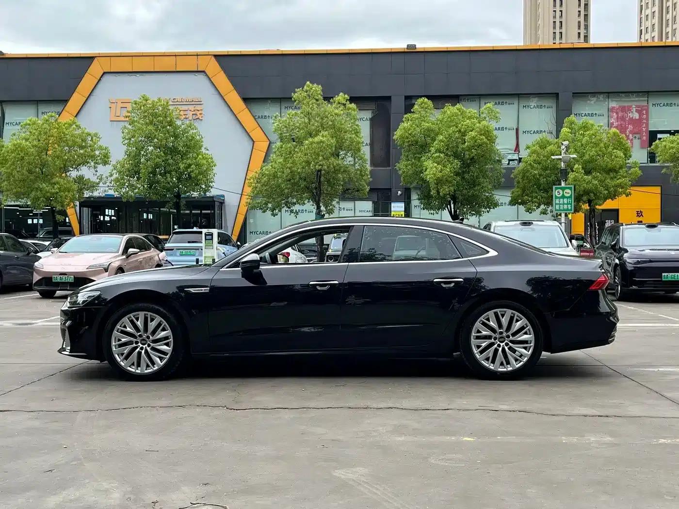 Audi A7L 2024 45TFSI S-line Dream Edition Crystal Package — миниатюра 3