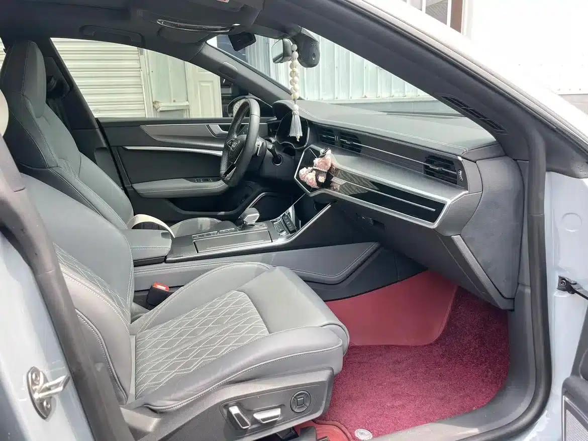 2024 Audi A7L 45 TFSI quattro RS Package Racing Edition — миниатюра 10