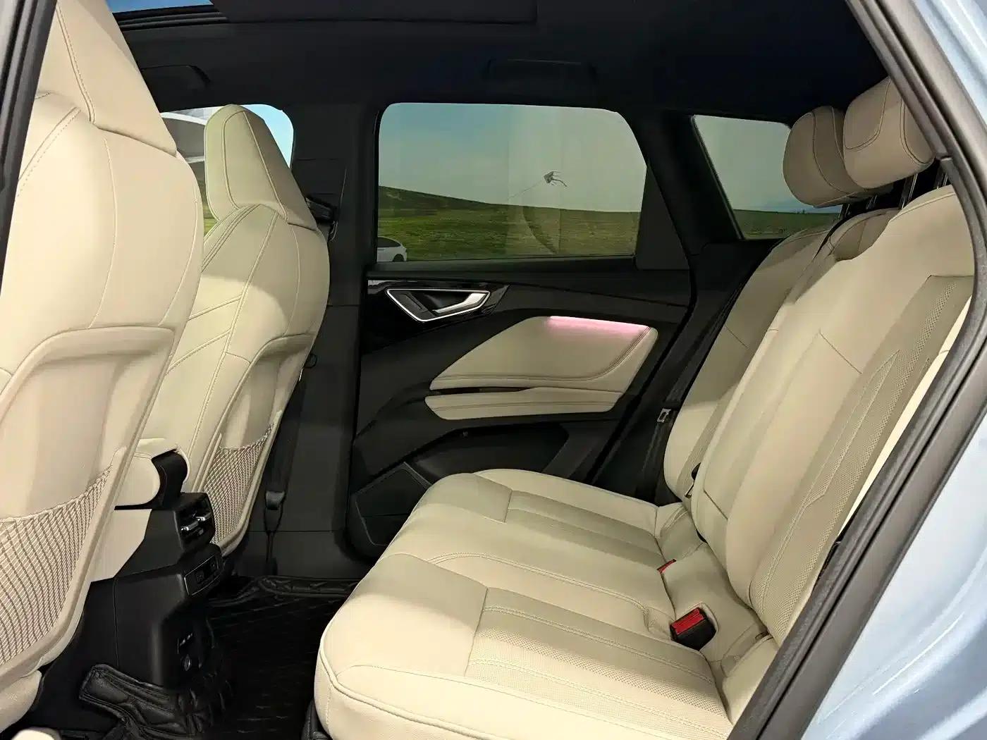 Audi Q4 e-tron 2022 Model 40 e-tron Trailblazer — миниатюра 7
