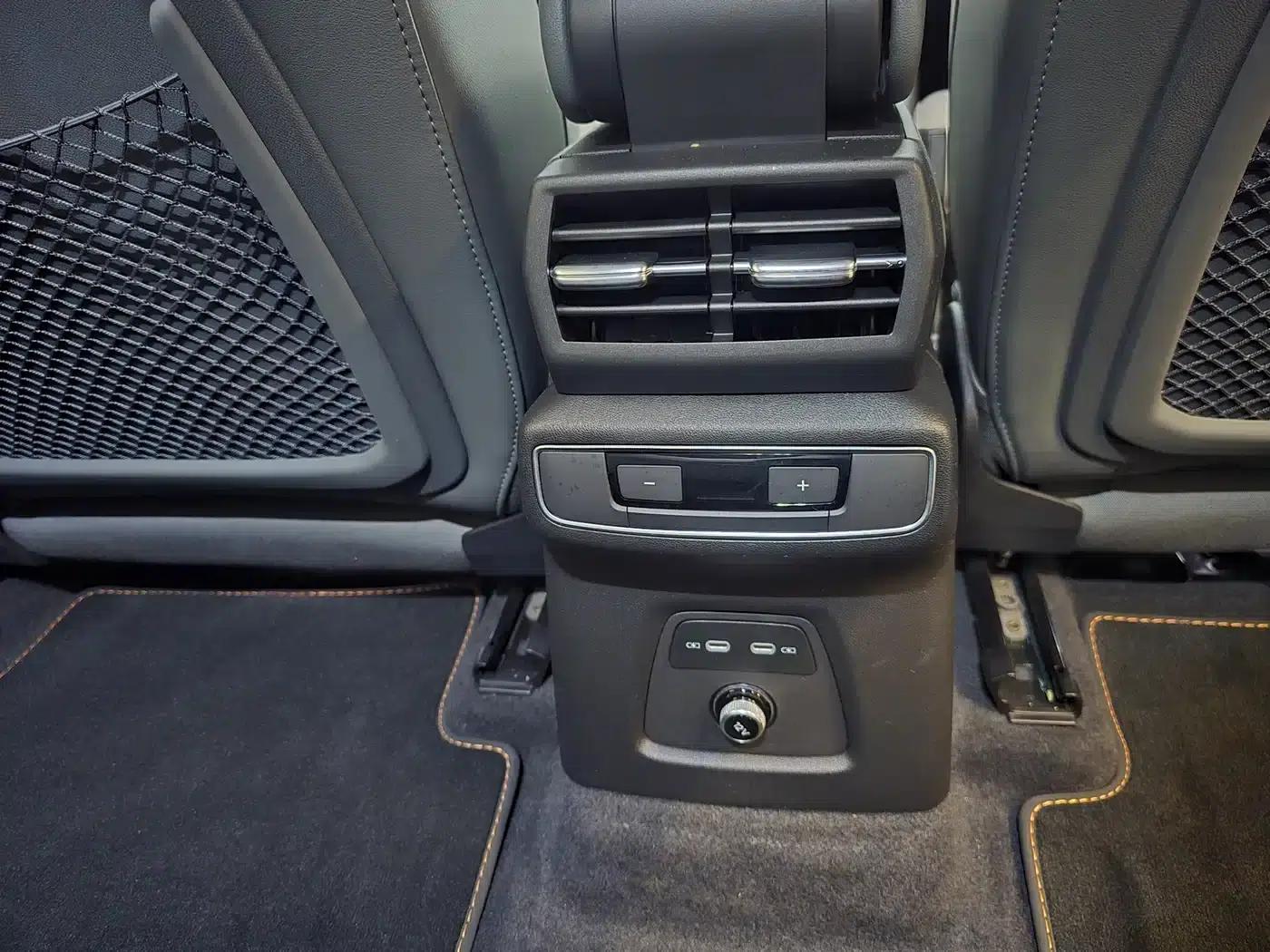 Audi Q4 e-tron 2024 Model 40 e-tron Trailblazer — миниатюра 8
