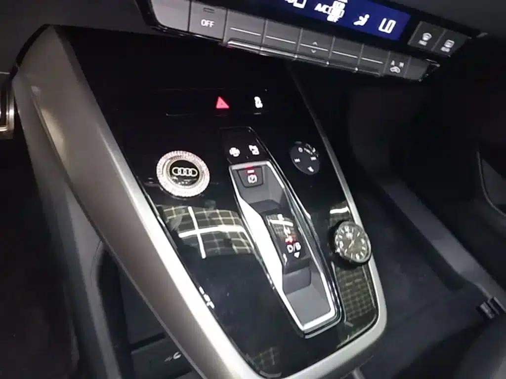 Audi Q4 e-tron 2023 Model 40 e-tron Adventure Edition — миниатюра 14
