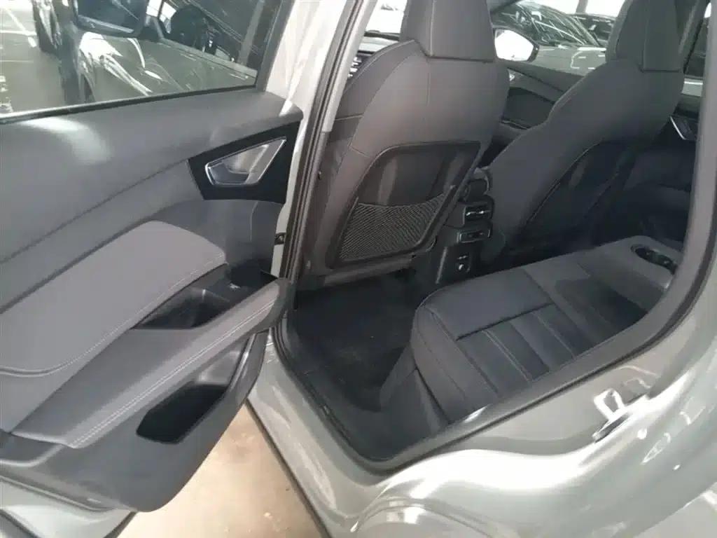 Audi Q4 e-tron 2023 Model 40 e-tron Adventure Edition — миниатюра 17