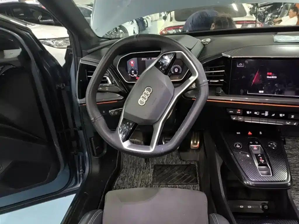 Audi Q4 e-tron 2023 Model 40 e-tron Trailblazer Night Edition — миниатюра 11