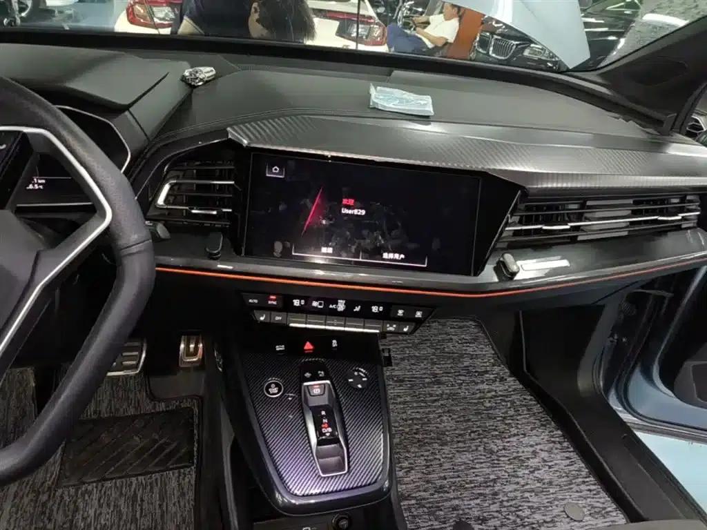 Audi Q4 e-tron 2023 Model 40 e-tron Trailblazer Night Edition — миниатюра 13