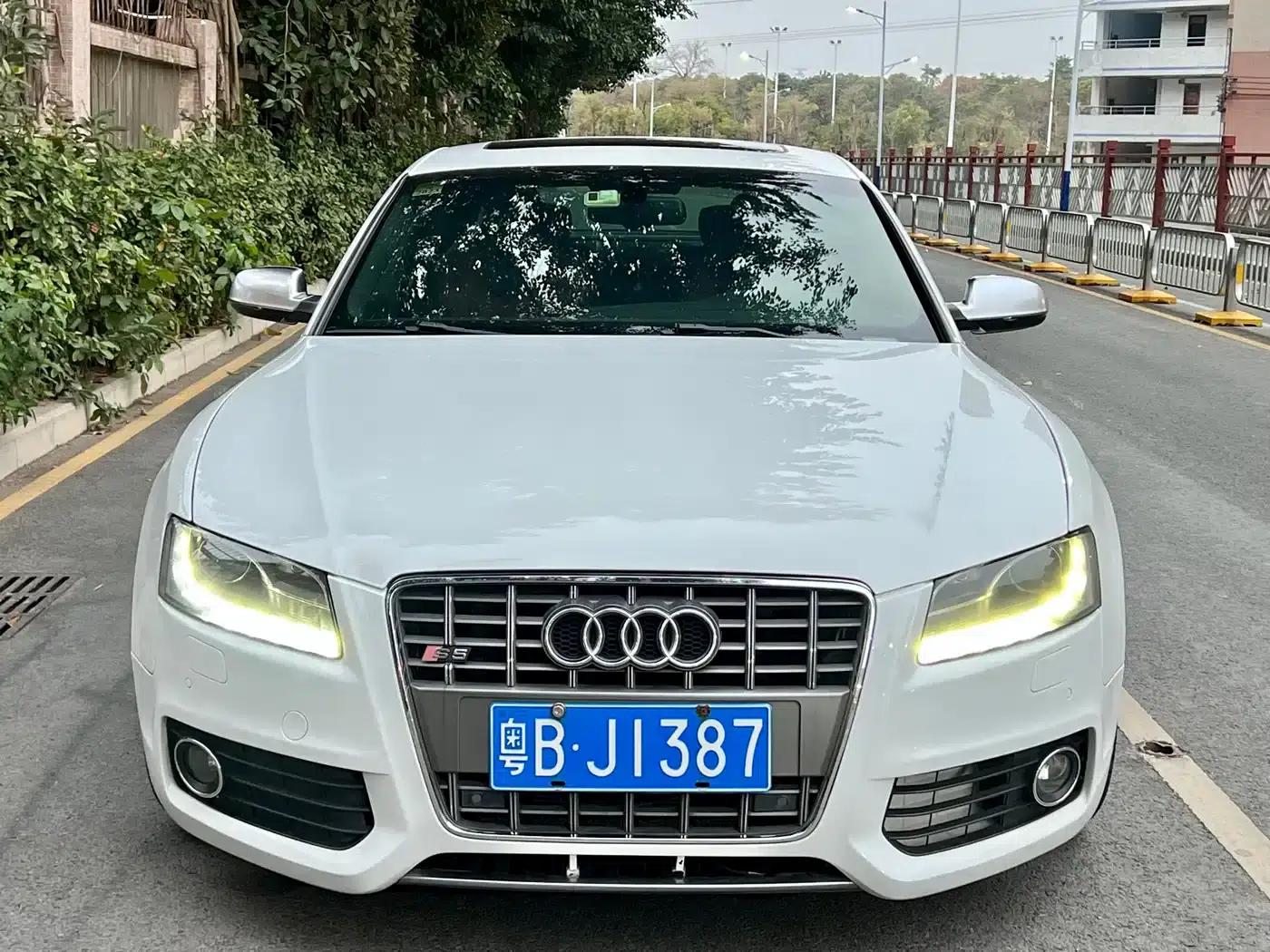 2010 Audi S5 3.0T Sportback — миниатюра 2