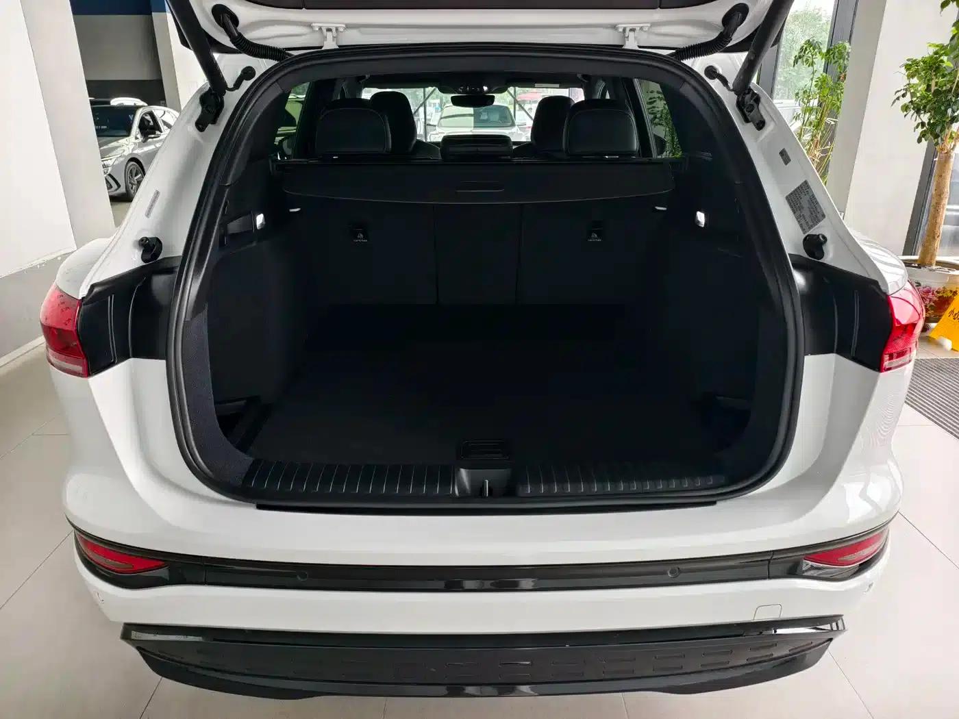 Audi Q6L e-tron 2026 First Edition — миниатюра 15