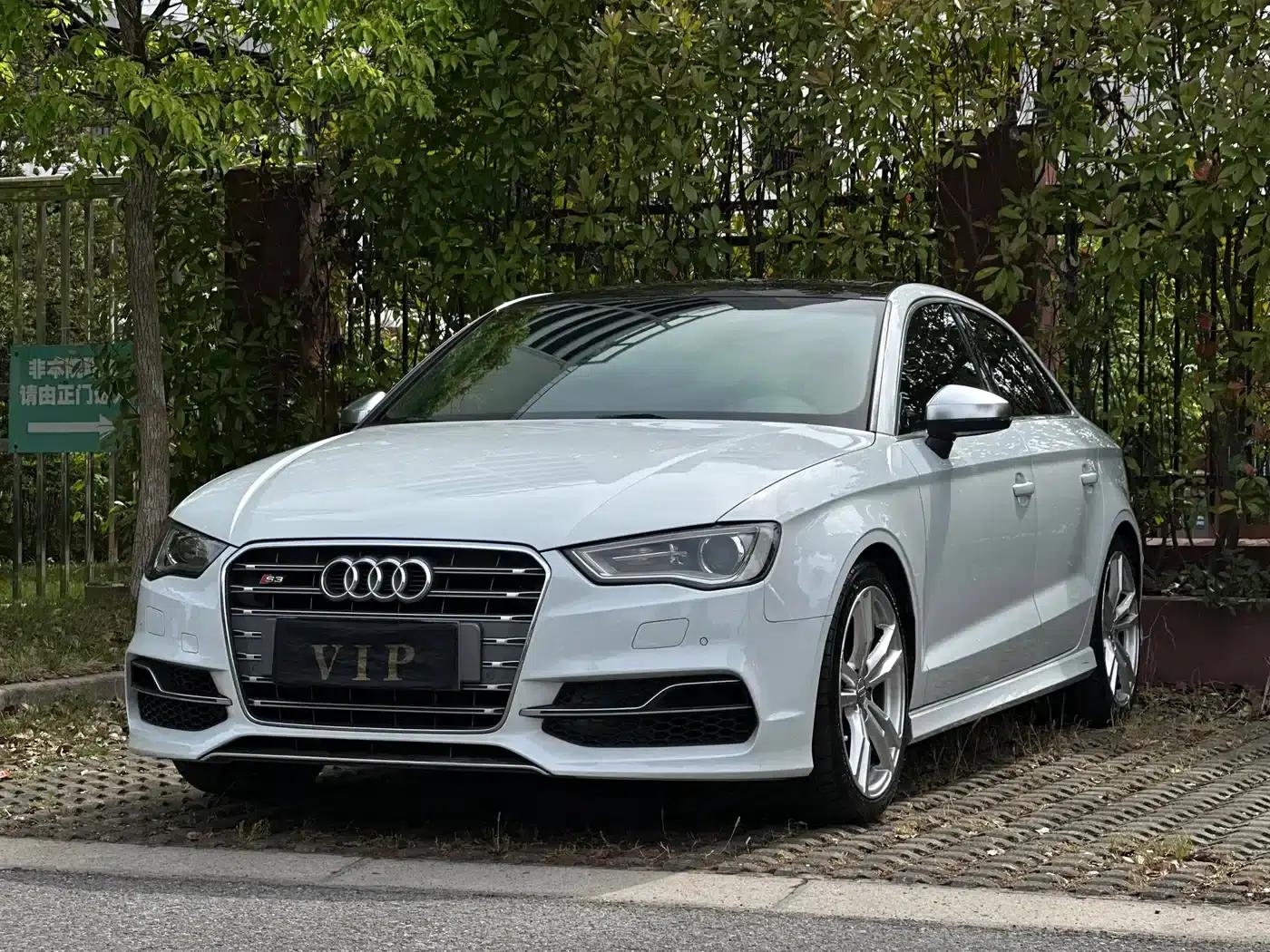 Audi S3 2015 Model S3 2.0T Limousine — миниатюра 1