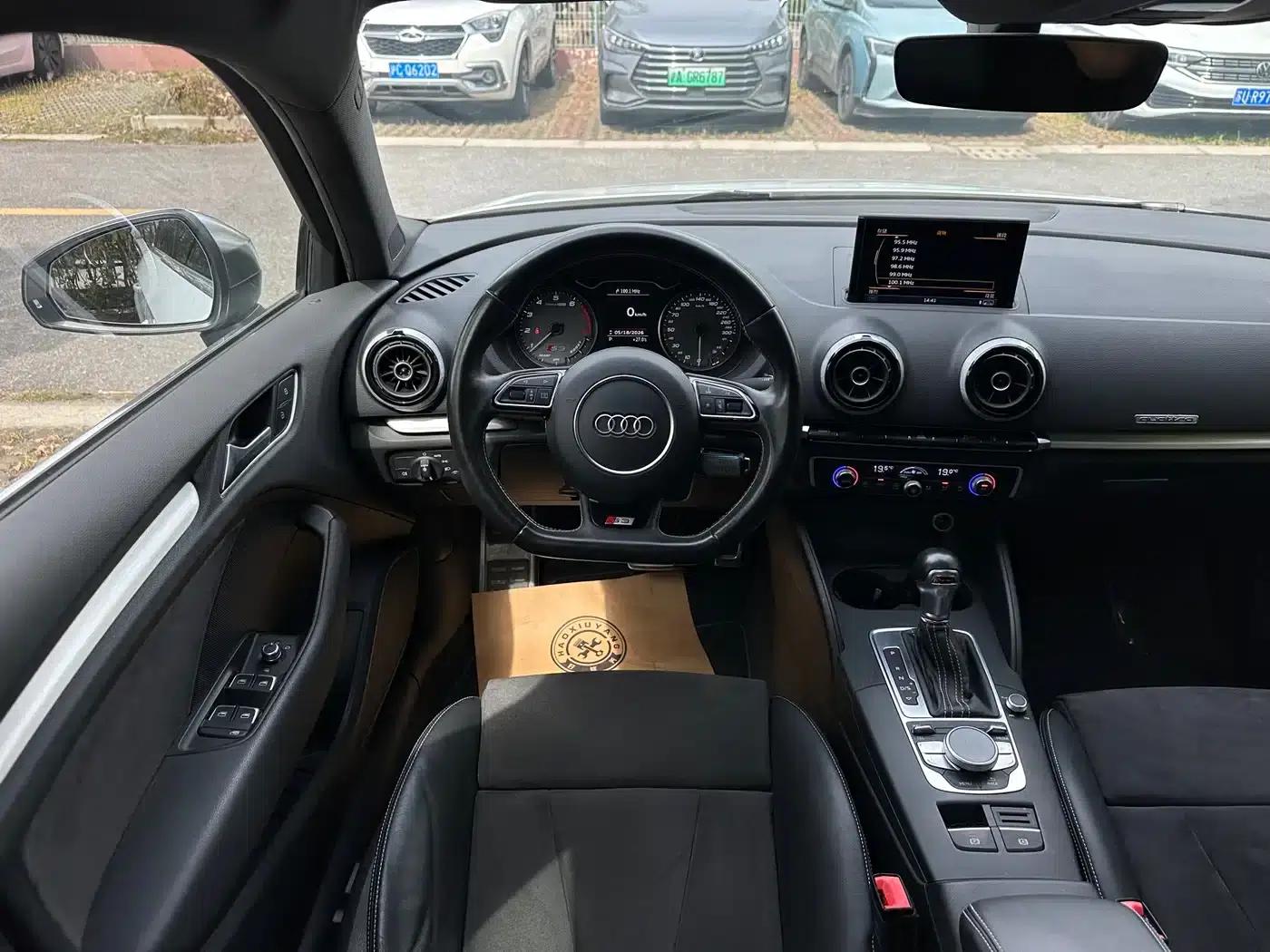 Audi S3 2015 Model S3 2.0T Limousine — миниатюра 12