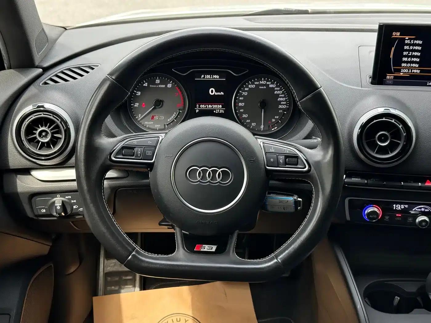 Audi S3 2015 Model S3 2.0T Limousine — миниатюра 13
