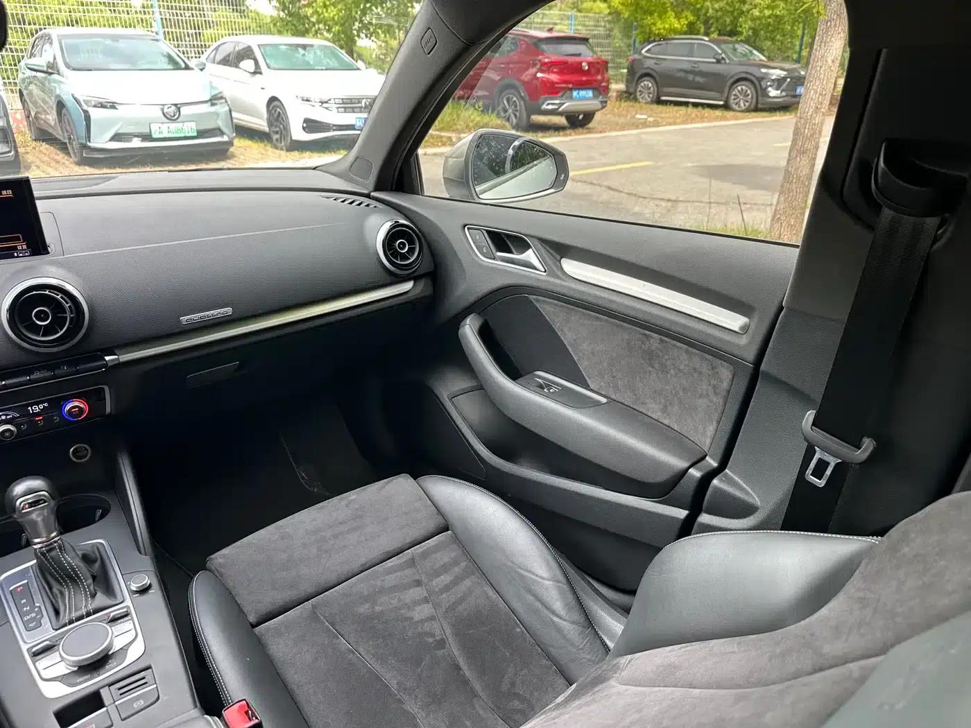 Audi S3 2015 Model S3 2.0T Limousine — миниатюра 15