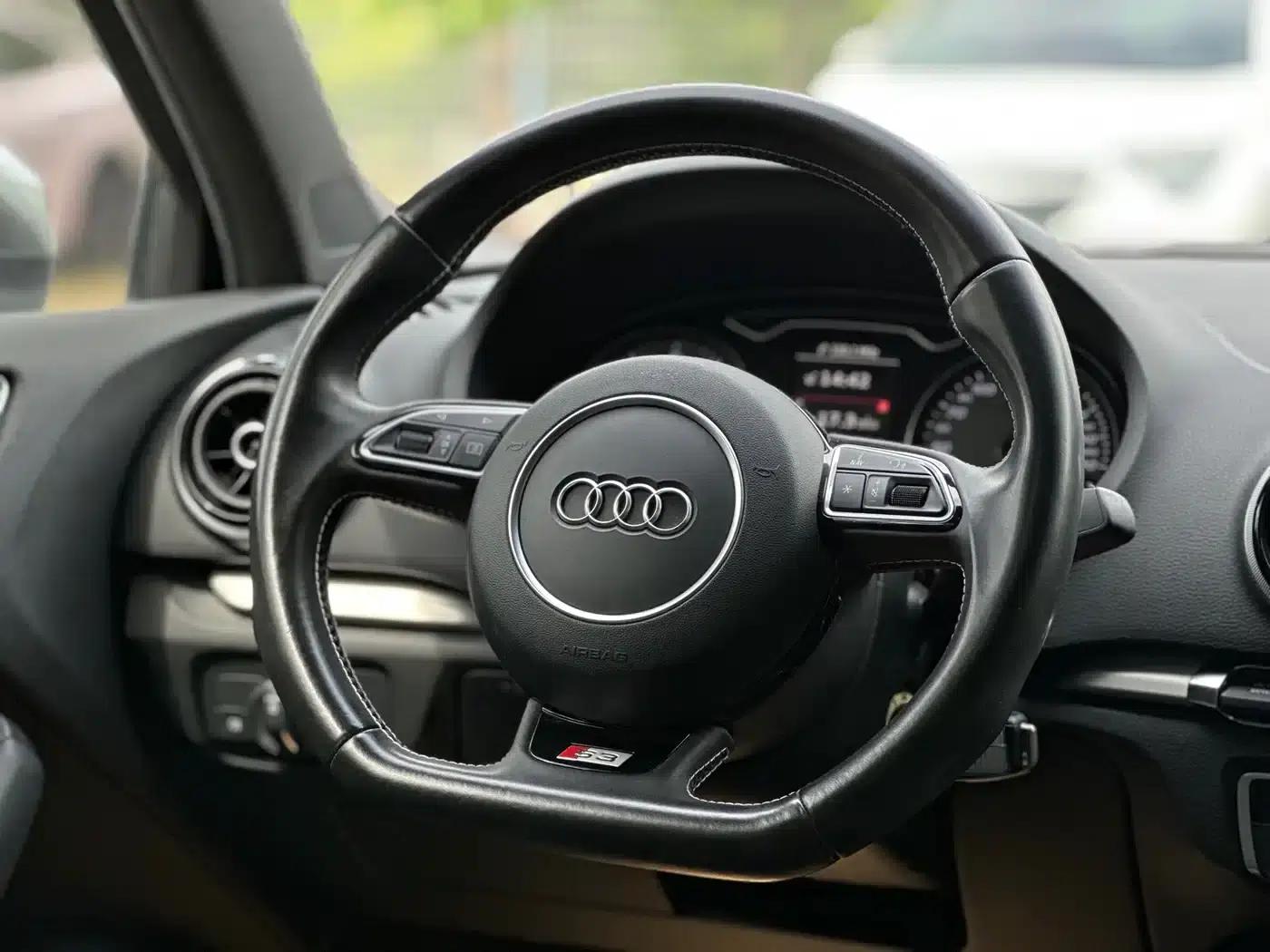 Audi S3 2015 Model S3 2.0T Limousine — миниатюра 17