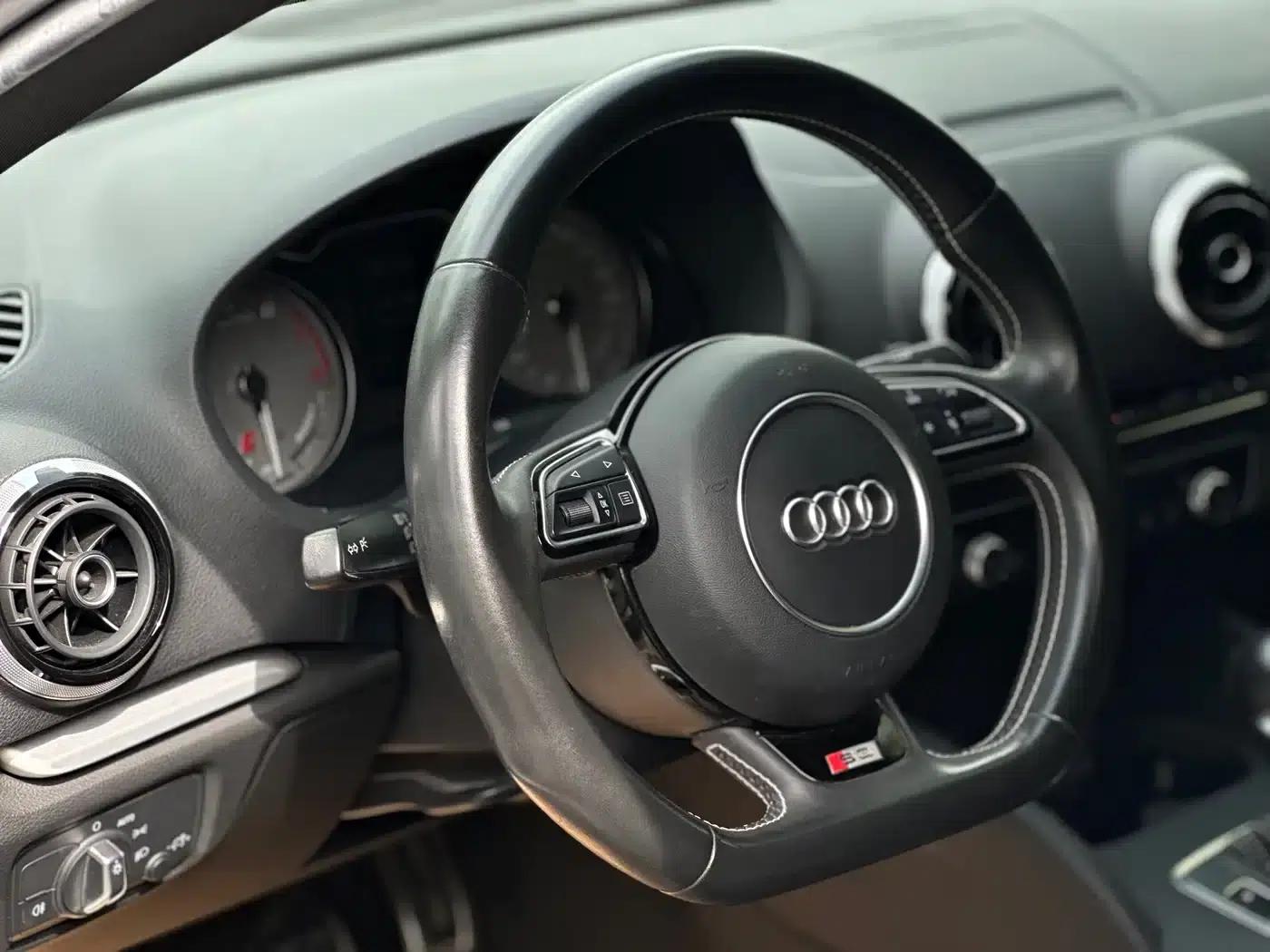 Audi S3 2015 Model S3 2.0T Limousine — миниатюра 7